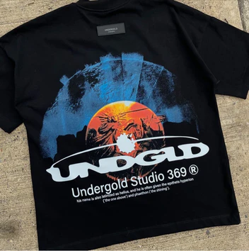 Camisa con estampado UND