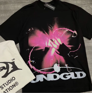 Camisa con estampado UND