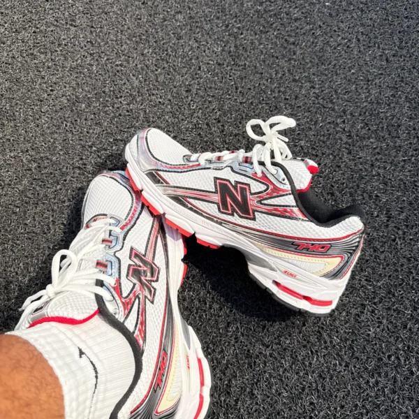 Zapatos deportivos NB